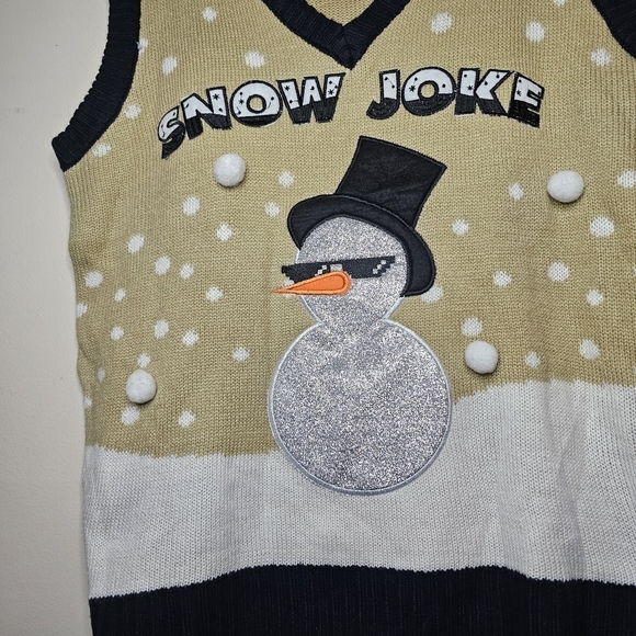 Merry  Christmas Snow Joke Graphic Sweater Vest Size Medium Oversized - Picture 3 of 6